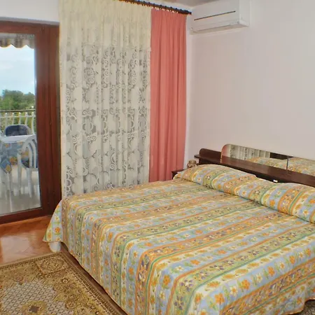 Haus Liliana Guest house Tar-Vabriga
