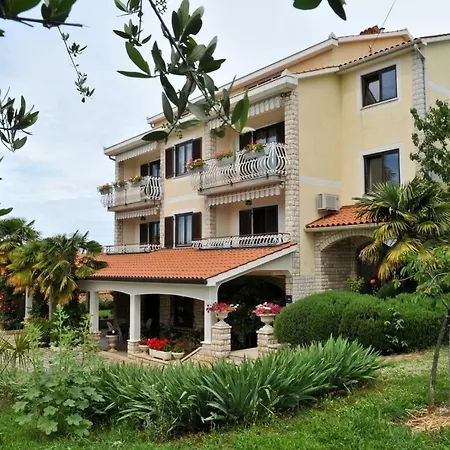 Guest house Haus Liliana 3*