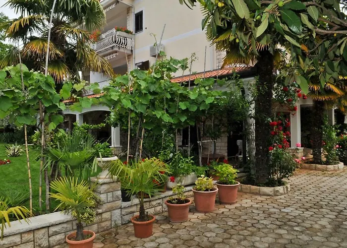 Haus Liliana 게스트하우스 Tar-Vabriga