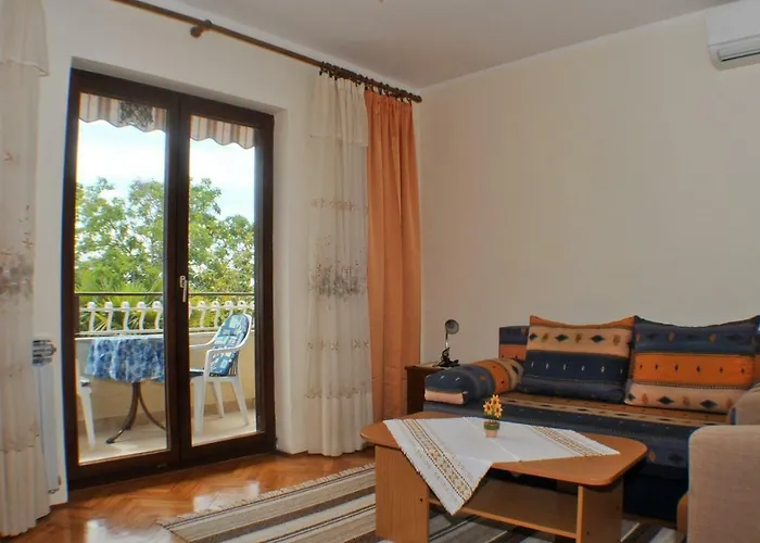 Haus Liliana 게스트하우스 Tar-Vabriga