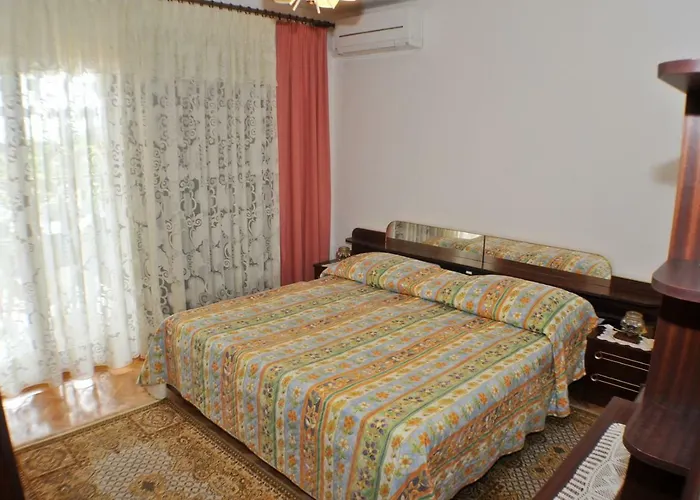 게스트하우스 Haus Liliana 3*